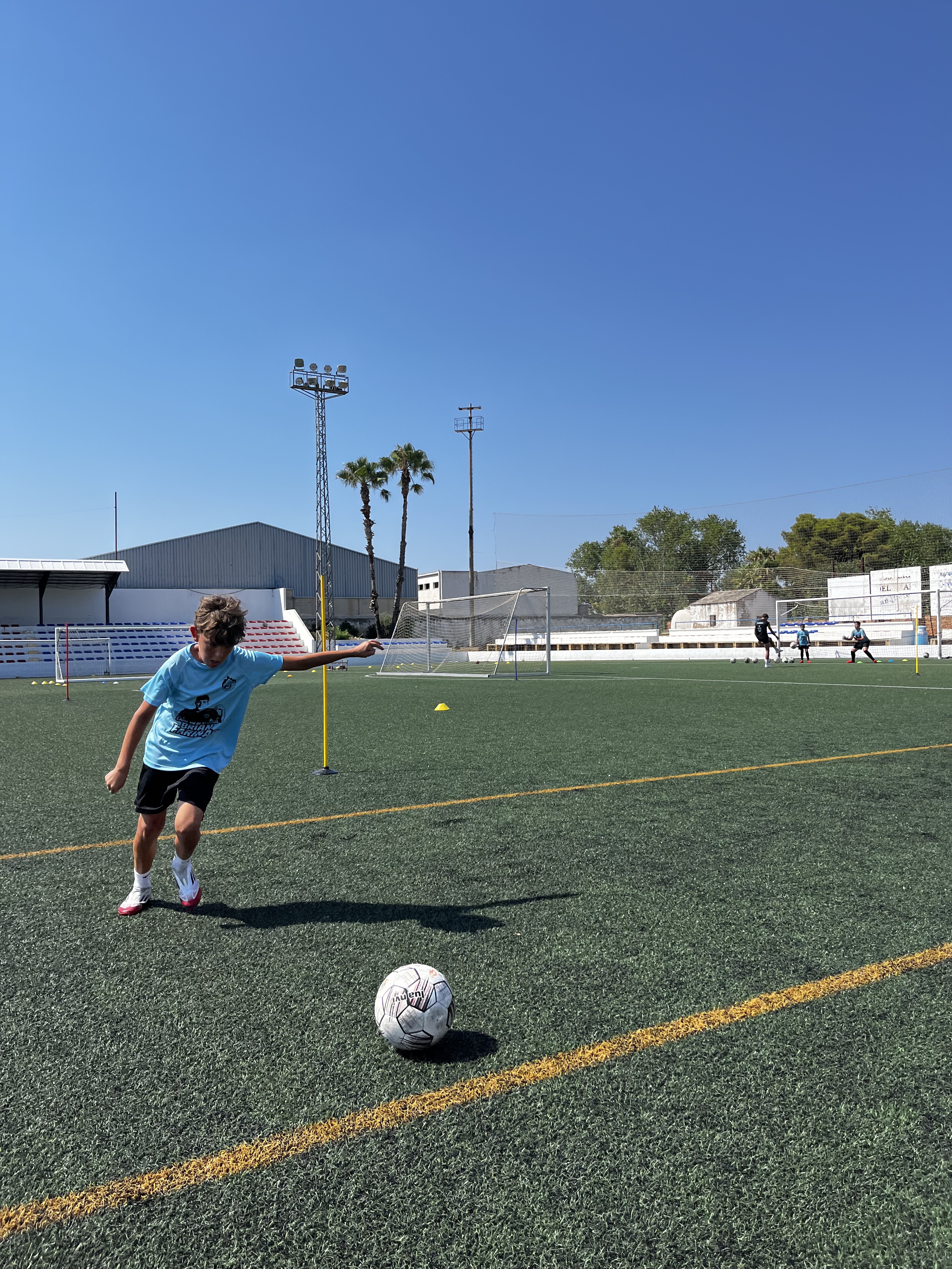 Trabajo con balón durante el Campus de verano 2025