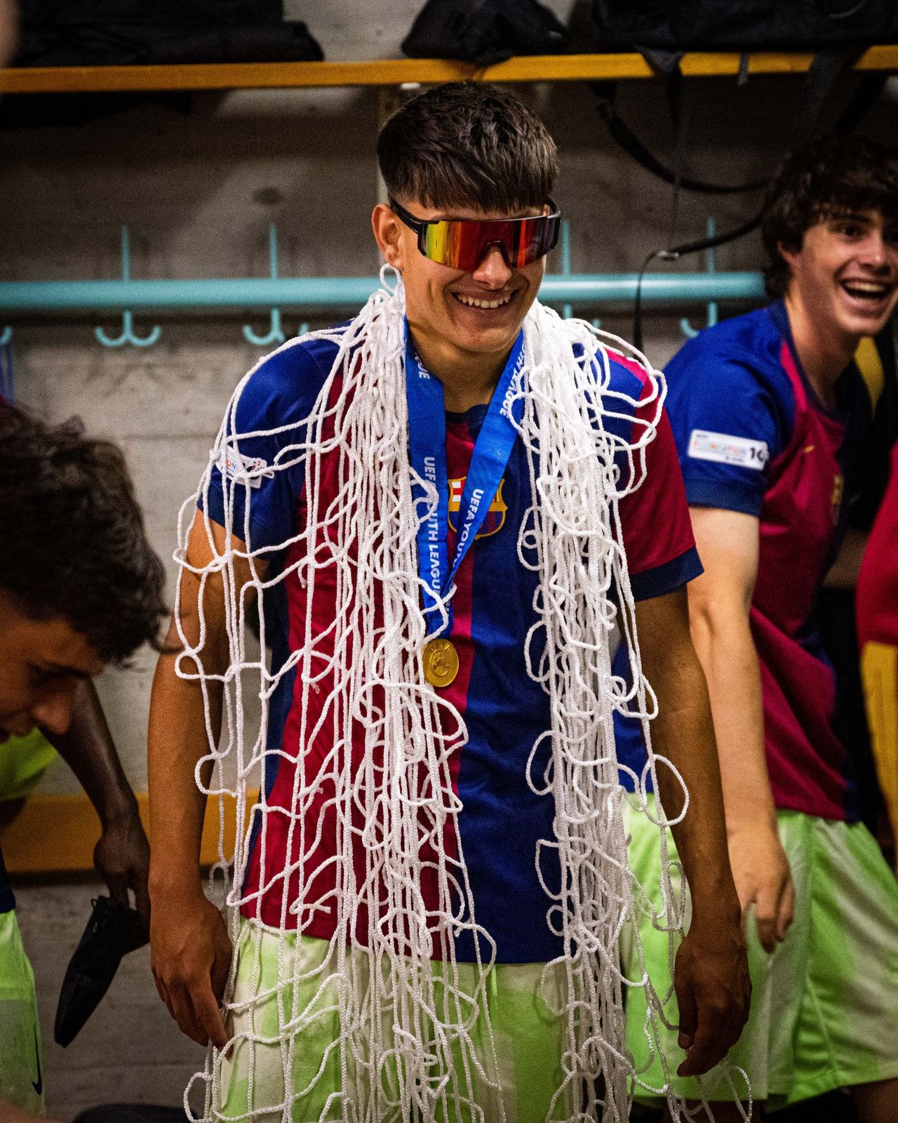 Brian Fariñas con la medalla tras una final